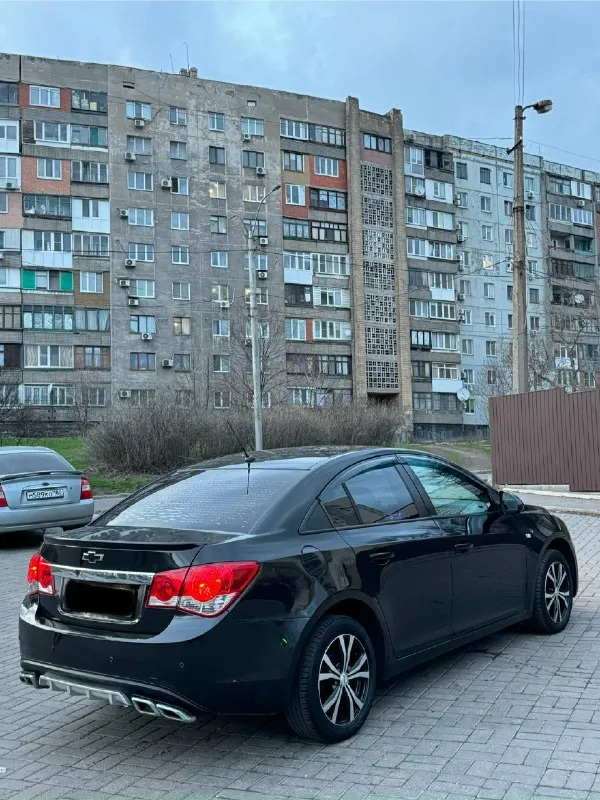 Chevrolet cruze 1.8 ат 2011г chevrolet круз пробег 238.000 км мотор отличный, без проблемный, не дымит, не троит ! коробка автомат, не пинает, не буксует ходовая в порядке комплектация : 4 стекла подъемника, кондиционер, датчик дождя, датчик света, подогревы зеркал, подогревы сидений, мульти руль. без гнили. и ржавчины документы чистые, без запретов, без штрафов, переоформление без проблем, можно сразу в мрэо авто обслужена полное то г. макеевка цена 745.000 руб торг связь +7949-637-89-80 или +7926-455-54-23 📞 звоните: +7(949)6378980 - фотография - 2