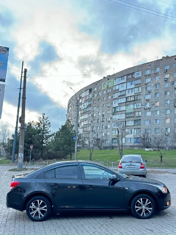 Chevrolet cruze 1.8 ат 2011г chevrolet круз пробег 238.000 км мотор отличный, без проблемный, не дымит, не троит ! коробка автомат, не пинает, не буксует ходовая в порядке комплектация : 4 стекла подъемника, кондиционер, датчик дождя, датчик света, подогревы зеркал, подогревы сидений, мульти руль. без гнили. и ржавчины документы чистые, без запретов, без штрафов, переоформление без проблем, можно сразу в мрэо авто обслужена полное то г. макеевка цена 745.000 руб торг связь +7949-637-89-80 или +7926-455-54-23 📞 звоните: +7(949)6378980 - фотография - 6