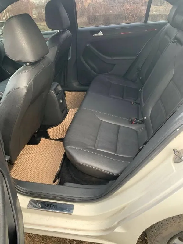 🚗 jetta 6 usa 📅 год: 2011 | ⏱ пробег: 224000км (родной) ⚙️ двигатель: 2.5 l| коробка: надёжный автомат aisin. ✨ • машина полностью обслужена, делать ничего не нужно. • кожаный салон. • магнитофон с gli играет очень хорошо + камера заднего хода. • перетянут потолок в черный цвет. • кондиционер рабочий обслуженый. • подогрев зеркал. • резина новая r17 диски ровные. • установлены led лампы. • установлена amber подсветка салона. • подушки безопасности • машина полностью обесшумлена. • передняя съёмная тонировка. • новые переднии фары. • стоит защита двигателя. 🚗 машину делал для себя. 🔧 состояние: полностью обслужен, вложений не требует — сел и поехал! 📷 дополнительные фото и видео — вышлю по запросу. 📄 документы в порядке, учёт рф, переоформление без проблем. 💰 цена: 1 200 000 ₽ (торг у капота) 📍 енакиево 📞 : +7 9493092968 📞 звоните: +7(949)3092968 - фотография - 8