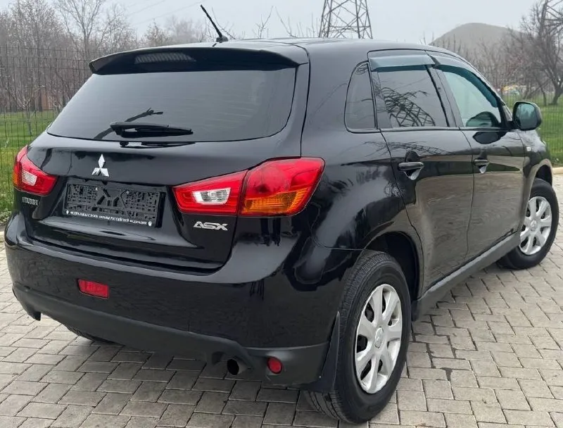 Продам mitsubishi asx рестайлинг, 2015 года выпуска, объём двигателя 1.6 117 л. с, 156.000 пробега, коробка механика(самая надёжная связка в линейке), авто в родном окрасе, без дтп!, 1 хозяин за всё время эксплуатации, автотека ✅. автомобиль в идеальном состоянии как внешне так и техническом состоянии, без вложений от слова совсем!, по кузову рыжиков, и вздутий нет, мотор коробка 5+, машина полностью обслужена от а до я, ходовая часть, масла, фильтра, недавно были обслужены, салон в превосходном виде, работает по авто абсолютно все работает. комплектация: бортовой компьютер, подогрев сидений, кондиционер, электро зеркала, мультимедиа с хорошим звуком, 4 эл-стекподъемника, обогрев заднего стекла, обогрев зеркал, складывание зеркал, складывание сидений, комфортный багажник, имеется абсолютно все для комфортного вождения. очень надёжный японский красовер, комфортабельный и вместительный, по документам чистый, любой вид оформления. цена 1.055.000р по всем вопросам звоните +7949-564-47-36 +7949620-99-74 - фотография - 3