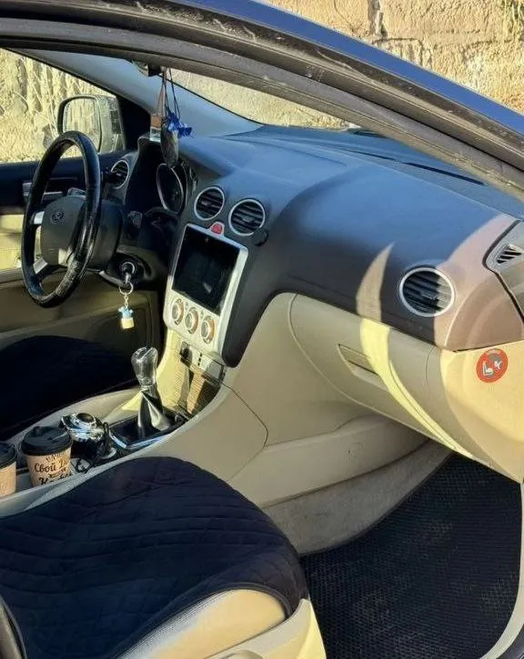 💶 цена: 490 000 📮 город: г. мариуполь 🚘 марка / модель: форд фокус 2 рестайлинг 📅 год выпуска: 2008 📊 пробег: 250000 ⛽️ двигатель (тип, объем, мощность): qqdb 1.8 л. ✅ vin код: wf0hxxwpdh8c09105 🔧 тип кпп: механика 👨‍⚖️ владельцев в птс: 8 ⏳ срок владения: 2 года 📝 описание: срочно продаю автомобиль комплектация chia special edition. двигатель контрактный пробег на нем 30 т. км. стоит магнитола teys. состояние удовлетворительное, по мелочи надо приложить руки, по технической части все отлично. ☎️ контактный телефон: +79490039217 - фотография - 3