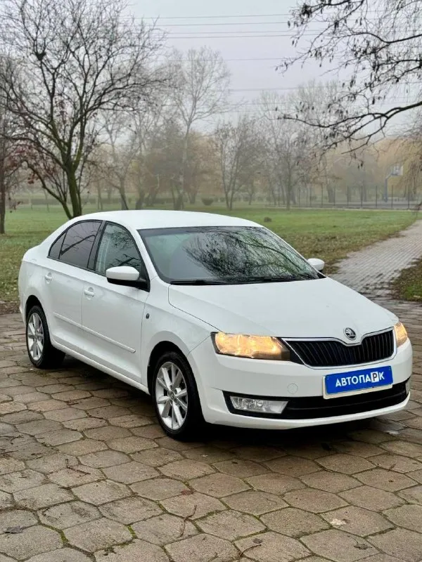 🚙 skoda rapid 💰цена: 950 000р 🏢город: мариуполь 📅год выпуска: 2016 🧾пробег: 136 750 км. ⚙️двигатель: 1.6 ⛽топливо: бензин ⚙️кпп: механика 📞 телефон: +7-949-727-41-51 +7-989-263-55-56 +7-949-551-91-52 💾 описание: всеми любимый, проверенный временем - ш. .. e="background-image:url('//telegram. org/img/emoji/40/e29c85.png')">✅ лифтбэк - огромный багажник. ✅ надежный двигатель. ✅ маленький расход топлива. ✅ подтвержденный пробег. ✅ южная эксплуатация. ❄️ кондиционер (работает отлично), кожаный мульти-руль, электропакет, abs, airbag, птф, усилитель руля, центральный замок, штатная магнитола с bluetooth, подогрев сидений, оригинальные литые диски 16-го радиуса, подлокотник, бортовой компьютер. улица шевченко 2️⃣6️⃣9️⃣ 🏦 возможна продажа в кредит по двум документам. - фотография - 3