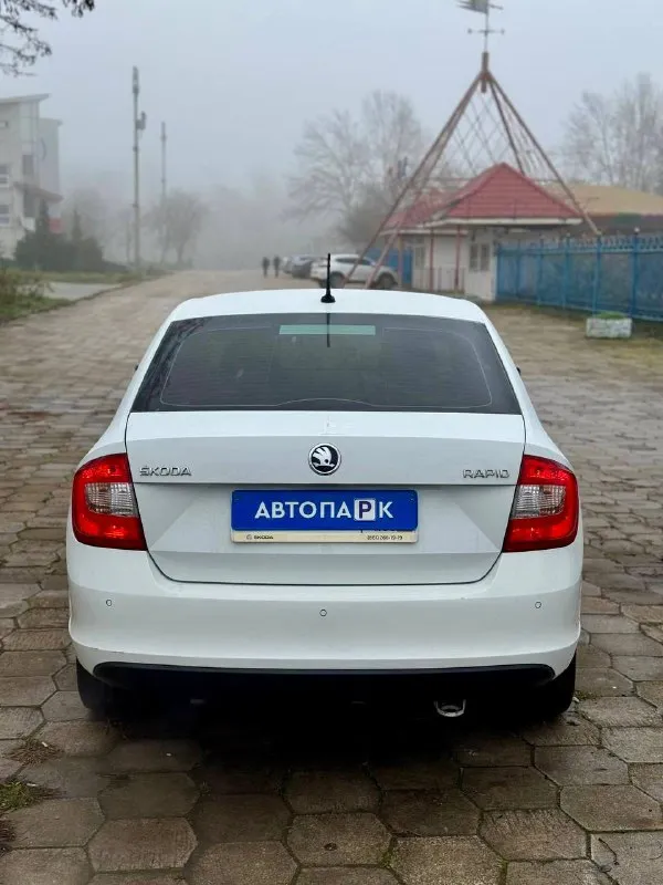 🚙 skoda rapid 💰цена: 950 000р 🏢город: мариуполь 📅год выпуска: 2016 🧾пробег: 136 750 км. ⚙️двигатель: 1.6 ⛽топливо: бензин ⚙️кпп: механика 📞 телефон: +7-949-727-41-51 +7-989-263-55-56 +7-949-551-91-52 💾 описание: всеми любимый, проверенный временем - ш. .. e="background-image:url('//telegram. org/img/emoji/40/e29c85.png')">✅ лифтбэк - огромный багажник. ✅ надежный двигатель. ✅ маленький расход топлива. ✅ подтвержденный пробег. ✅ южная эксплуатация. ❄️ кондиционер (работает отлично), кожаный мульти-руль, электропакет, abs, airbag, птф, усилитель руля, центральный замок, штатная магнитола с bluetooth, подогрев сидений, оригинальные литые диски 16-го радиуса, подлокотник, бортовой компьютер. улица шевченко 2️⃣6️⃣9️⃣ 🏦 возможна продажа в кредит по двум документам. - фотография - 5