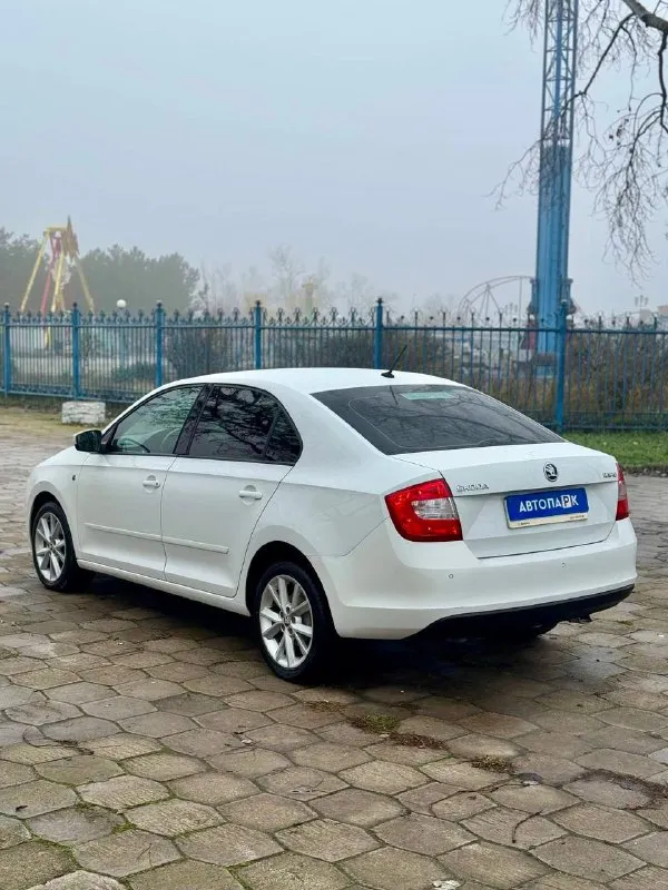 🚙 skoda rapid 💰цена: 950 000р 🏢город: мариуполь 📅год выпуска: 2016 🧾пробег: 136 750 км. ⚙️двигатель: 1.6 ⛽топливо: бензин ⚙️кпп: механика 📞 телефон: +7-949-727-41-51 +7-989-263-55-56 +7-949-551-91-52 💾 описание: всеми любимый, проверенный временем - ш. .. e="background-image:url('//telegram. org/img/emoji/40/e29c85.png')">✅ лифтбэк - огромный багажник. ✅ надежный двигатель. ✅ маленький расход топлива. ✅ подтвержденный пробег. ✅ южная эксплуатация. ❄️ кондиционер (работает отлично), кожаный мульти-руль, электропакет, abs, airbag, птф, усилитель руля, центральный замок, штатная магнитола с bluetooth, подогрев сидений, оригинальные литые диски 16-го радиуса, подлокотник, бортовой компьютер. улица шевченко 2️⃣6️⃣9️⃣ 🏦 возможна продажа в кредит по двум документам. - фотография - 6