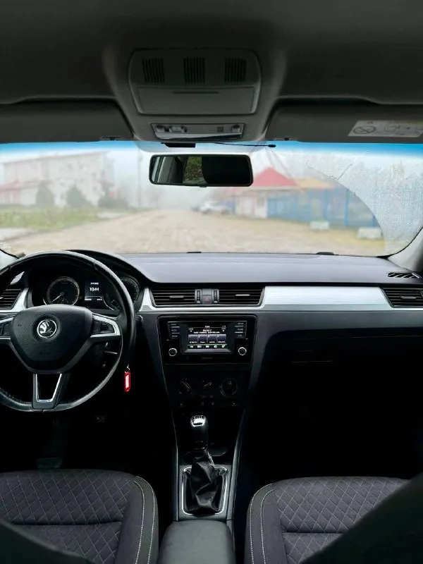 🚙 skoda rapid 💰цена: 950 000р 🏢город: мариуполь 📅год выпуска: 2016 🧾пробег: 136 750 км. ⚙️двигатель: 1.6 ⛽топливо: бензин ⚙️кпп: механика 📞 телефон: +7-949-727-41-51 +7-989-263-55-56 +7-949-551-91-52 💾 описание: всеми любимый, проверенный временем - ш. .. e="background-image:url('//telegram. org/img/emoji/40/e29c85.png')">✅ лифтбэк - огромный багажник. ✅ надежный двигатель. ✅ маленький расход топлива. ✅ подтвержденный пробег. ✅ южная эксплуатация. ❄️ кондиционер (работает отлично), кожаный мульти-руль, электропакет, abs, airbag, птф, усилитель руля, центральный замок, штатная магнитола с bluetooth, подогрев сидений, оригинальные литые диски 16-го радиуса, подлокотник, бортовой компьютер. улица шевченко 2️⃣6️⃣9️⃣ 🏦 возможна продажа в кредит по двум документам. - фотография - 8