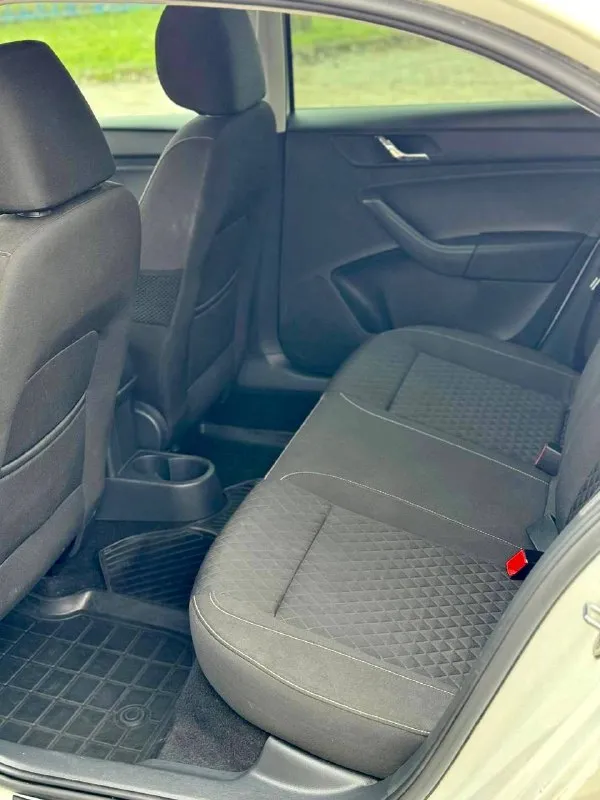 🚙 skoda rapid 💰цена: 950 000р 🏢город: мариуполь 📅год выпуска: 2016 🧾пробег: 136 750 км. ⚙️двигатель: 1.6 ⛽топливо: бензин ⚙️кпп: механика 📞 телефон: +7-949-727-41-51 +7-989-263-55-56 +7-949-551-91-52 💾 описание: всеми любимый, проверенный временем - ш. .. e="background-image:url('//telegram. org/img/emoji/40/e29c85.png')">✅ лифтбэк - огромный багажник. ✅ надежный двигатель. ✅ маленький расход топлива. ✅ подтвержденный пробег. ✅ южная эксплуатация. ❄️ кондиционер (работает отлично), кожаный мульти-руль, электропакет, abs, airbag, птф, усилитель руля, центральный замок, штатная магнитола с bluetooth, подогрев сидений, оригинальные литые диски 16-го радиуса, подлокотник, бортовой компьютер. улица шевченко 2️⃣6️⃣9️⃣ 🏦 возможна продажа в кредит по двум документам. - фотография - 9