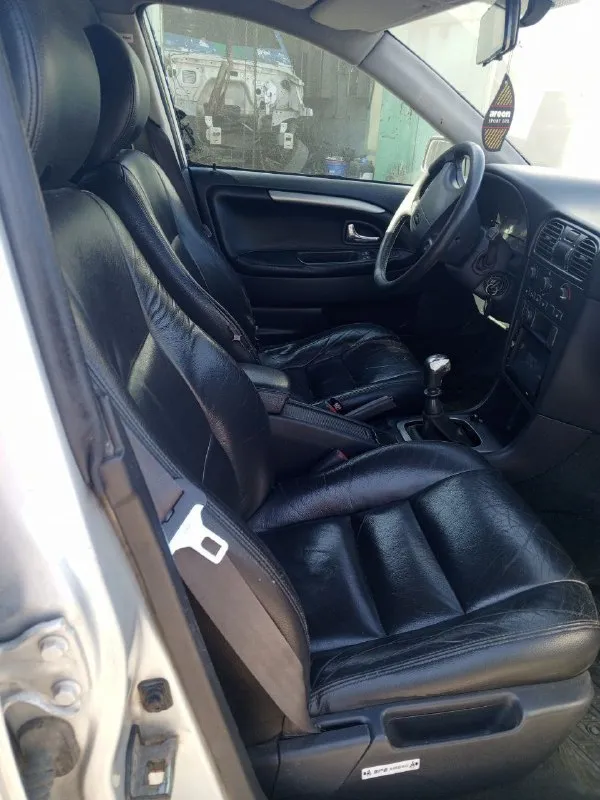 Продам volvo v 40. бензин 1.8. 2002 год выпуска. цена 450000 р. пробег 325500 км мариуполь максимальная комплектация. кондиционер, электро стекоподьемники, электро зеркала. подогрев сидений. кожаный салон. оригинальные титановые диски. 2 ключа. сервисная книга. 2 владельца. осмотр в мариуполе. возможен не большой торг. +7949 740 26 32 сергей 📲 tg: галина 📞 звоните: +7(949)7402632 - фотография - 2