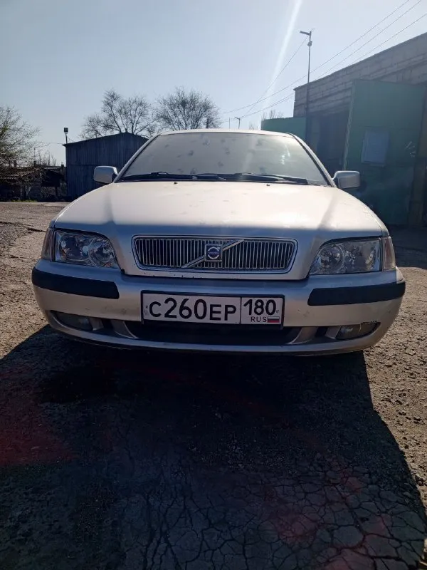 Продам volvo v 40. бензин 1.8. 2002 год выпуска. цена 450000 р. пробег 325500 км мариуполь максимальная комплектация. кондиционер, электро стекоподьемники, электро зеркала. подогрев сидений. кожаный салон. оригинальные титановые диски. 2 ключа. сервисная книга. 2 владельца. осмотр в мариуполе. возможен не большой торг. +7949 740 26 32 сергей 📲 tg: галина 📞 звоните: +7(949)7402632 - фотография - 3