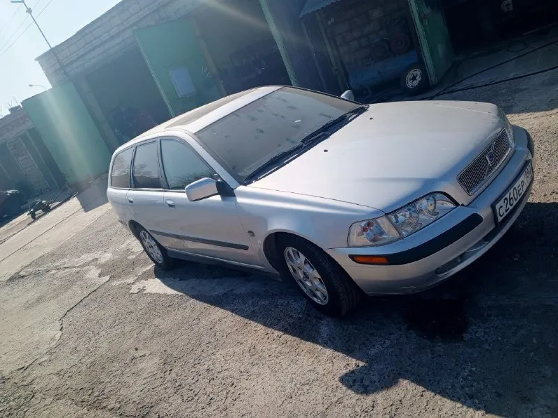 Продам volvo v 40. бензин 1.8. 2002 год выпуска. цена 450000 р. пробег 325500 км мариуполь максимальная комплектация. кондиционер, электро стекоподьемники, электро зеркала. подогрев сидений. кожаный салон. оригинальные титановые диски. 2 ключа. сервисная книга. 2 владельца. осмотр в мариуполе. возможен не большой торг. +7949 740 26 32 сергей 📲 tg: галина 📞 звоните: +7(949)7402632 - фотография - 5