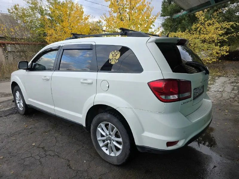 Dodge journey 2,4 at (175л. с. ) передний привод 2013г. в. 200т. пробег газ/бензин 7мест пригонялась с америки, с запчастями проблем нет от слова совсем 3х зонный климат, камера заднего вида, сенсорный бортовой, dvd, usb, музыка alpain и всё с завода, 9 подушек безопасности, весь свет led(линзы переделаны), по опциям есть всё(перечислять очень долго) территориально горловка, на смотрины не езжу, набирайте, - может быть где-то и пересечёмся +79493382766(telegram, max)+79896113781 богдан 1'750'000 реальному покупателю торг у капота 📞 звоните: +7(949)3382766 - фотография - 2