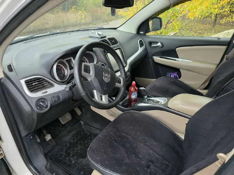 Dodge journey 2,4 at (175л. с. ) передний привод 2013г. в. 200т. пробег газ/бензин 7мест пригонялась с америки, с запчастями проблем нет от слова совсем 3х зонный климат, камера заднего вида, сенсорный бортовой, dvd, usb, музыка alpain и всё с завода, 9 подушек безопасности, весь свет led(линзы переделаны), по опциям есть всё(перечислять очень долго) территориально горловка, на смотрины не езжу, набирайте, - может быть где-то и пересечёмся +79493382766(telegram, max)+79896113781 богдан 1'750'000 реальному покупателю торг у капота 📞 звоните: +7(949)3382766 - фотография - 4