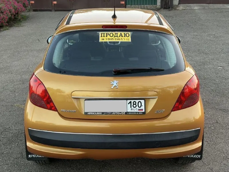 Продаю рeugeot 207. в отличном состоянии!🚙 я владелец. машина на российском учёте 180 регион. •пробег 125 тыс. км. родной. 📈 •2008 года выпуска. •пятидверный хэтчбек. •двигатель 1,4 амт (90 л. с. ). •расход топлива - 5 - 7 л. на 100км. •коробка - автоматическая ( робот ) в отличном состоянии. •двигатель работает отлично. •коробка не пинает. •по ходовой вопросов нет. •кузов оцинкованный, рыжиков, гнили нет от слова "совсем", в родном окрасе. •стекла все родные, включая лобовое. 🛞авто уже на зимней шипованой резине r15. также есть летняя резина goodyear r15. 💺комплектация: •гидроусилитель руля. •зеркала с подогревом и электроприводом. •авс. •подрулевые лепестки. •электростеклоподъемники. •кондиционер заправлен, работает на отлично, печка греет. •2 ключа. •салон опрятный, не затëрт. ☑автомобиль полностью обслужен. на данный момент никаких вложений не требуется. ухоженная машинка. состояние на отлично. продажа с полным переоформлением в мрэо. 🗺машина находится в донецке. 💵цен 📞 звоните: +7(949)3465713 - фотография - 3