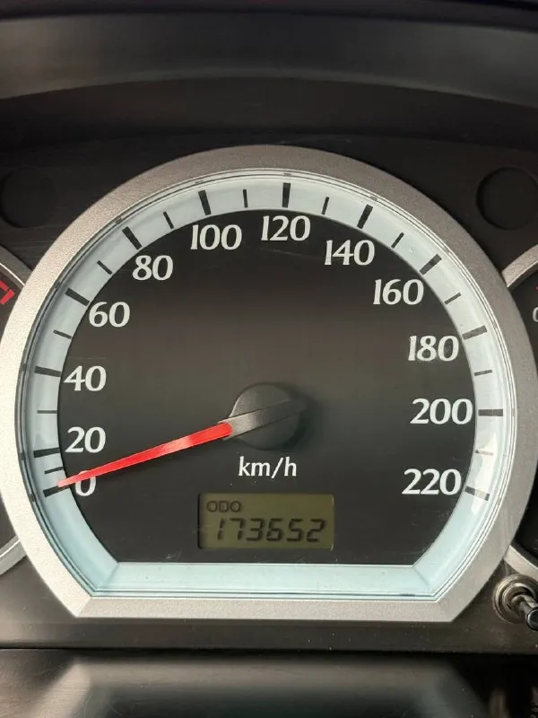 ⬜️ chevrolet lacetti 💰цена: 450 000р 🏢город: мариуполь 📅год выпуска: 2008 🧾пробег: 173 652 км. ⚙️двигатель: 1.6 ⛽топливо: бензин ⚙️кпп: механика 📞 телефон: +7-949-727-41-51 +7-949-551-91-52 +7-989-263-55-56 💾 описание: 🇰🇵 корейская сборка ✅ южная эксплуатация ✅ техническая часть на 5+ ✅ кузов выглядит опрятно двигатель едет шикарно, мкпп переключает плавно, сцепление без нареканий. новые передние амортизаторы. ❄️ кондиционер холодит шикарно, гур, abs, электропакет, две подушки безопасности, музыка с usb, кожаный руль. улица шевченко 269 - фотография - 10