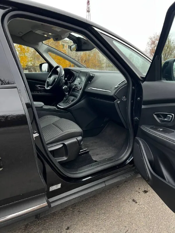 В продаже renault grand scenik 2020г 7 мест двигатель 1.8 дизель автомат пробег 148тыс состояние 👍 очень вместительный и комфортный семейный автомобиль с высоким клиренсом и маленьким расходом топлива. авто в волновахе стоимость 1 750 000₽ +7949-498-66-24 📲 tg: @valeriiairina 📞 звоните: +7(949)4986624 - фотография - 6