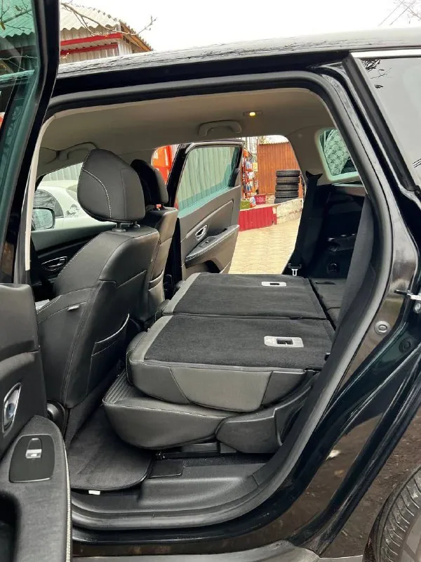 В продаже renault grand scenik 2020г 7 мест двигатель 1.8 дизель автомат пробег 148тыс состояние 👍 очень вместительный и комфортный семейный автомобиль с высоким клиренсом и маленьким расходом топлива. авто в волновахе стоимость 1 750 000₽ +7949-498-66-24 📲 tg: @valeriiairina 📞 звоните: +7(949)4986624 - фотография - 9