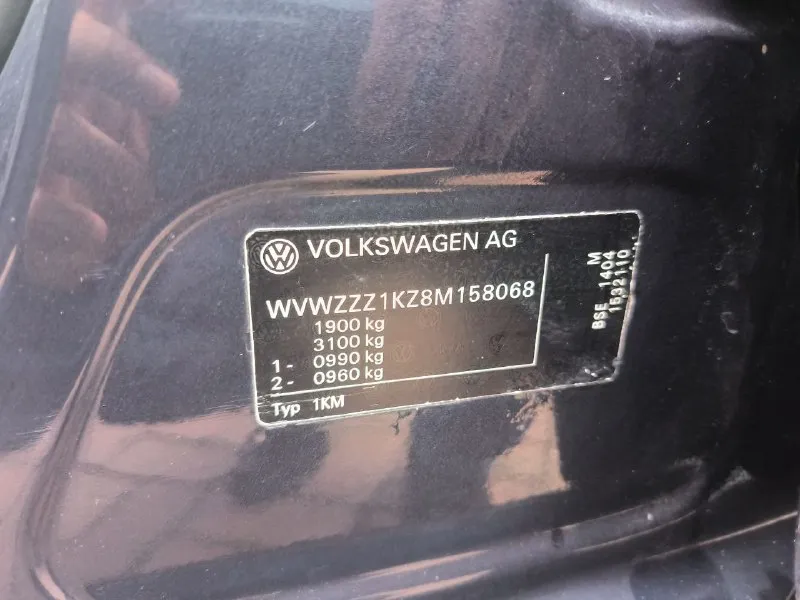 Volkswagen jetta 1.6 bse 6 at год: 2008 г. в. кпп: автомат пробег: 216 422 телефон: +7-949-386-23-29. 1.собственник; 2.самый надежны двигатель (атмосферный 1.6 bse); 3.самая надежная коробка (автомат, 6 ступенчатый японский фирмы «айсин»); 4.реальный пробег; 5.два ключа, инструкция, сервисная книжка; 6.жирная комплектация с омывателями фар, раздельным климатом, подогревом сидений, кожаным рулём и т. д.; 7.вся электроника, вплоть до омывателей фар, работает, кондиционер заправлен, есть блютуз; 8.все стёкла, кроме лобового, родные; 9.чистый, ухоженный салон, в котором не курили; 10.пороги без гнили и шпатли; 11.масло и расходники меняю каждые 7 тысяч километров, бензин только 95ый; 12.технически в отличном состоянии. 13.автомобиль без штрафов и запретов, любое переоформление без проблем. автомобиль застрахован. машина далеко не новая, ей 17 лет, поэтому глупо ждать от неё какого-то музейного состояния. есть косяки по кузову, косяки по лкп, машина красилась. 635 000 руб. обос 📞 звоните: +7(949)3862329 - фотография - 6