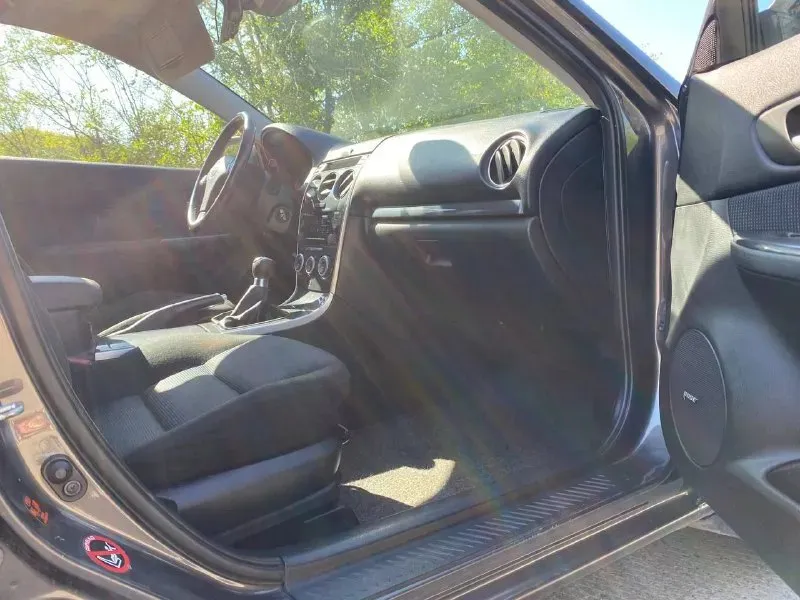 Продам mazda 6 2006 год мотор 2.0 механика пробег 210 тыс км оригинал, цена 640₽ авто в отличном тех... - фотография