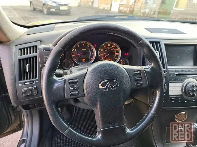 Продам infiniti fx, в хорошем состоянии, пробег 250тыс. , двигатель и коробка контрактные с минимальным пробегом, привод задний, новая резина, весь обслужен. хороший свет, би-лед линзы, перешит салон и торпеда. учёт рф, продажа без птс до 28 года. возможен обмен, рассмотрю варианты. все вопросы по телефону, расскажу более подробно. +79495080074 александр. 📞 звоните: +7(949)5080074 - фотография - 2
