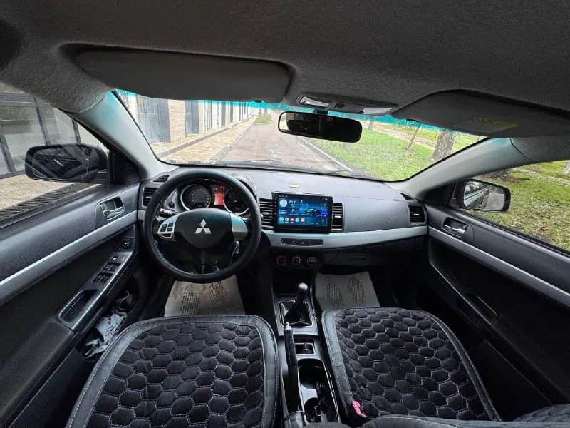 Продам mitsubishi lanser 10 максимальная комплектация, 2011 год, пробег 167.000 двигатель 1.6 кпп механика, авто в отличном состоянии, не бита не крашена, кузов без дефектов ражавчин, технически авто обслужено заменены все фильтра масла, антифриз новая зимния резина, авто без вложений, комплектация климат контроль, 4 эльктро стеклоподъемника с дотяжкой электро зеркала с подогревом, подогревы сидения, усилитель руля, музыка планшет андроид, мульти руль, только гаражное хранение, кузов в керамики стекла в анти дожде, с документами полный порядок цена 780.000 тел +79494999723 мариуполь - фотография - 10