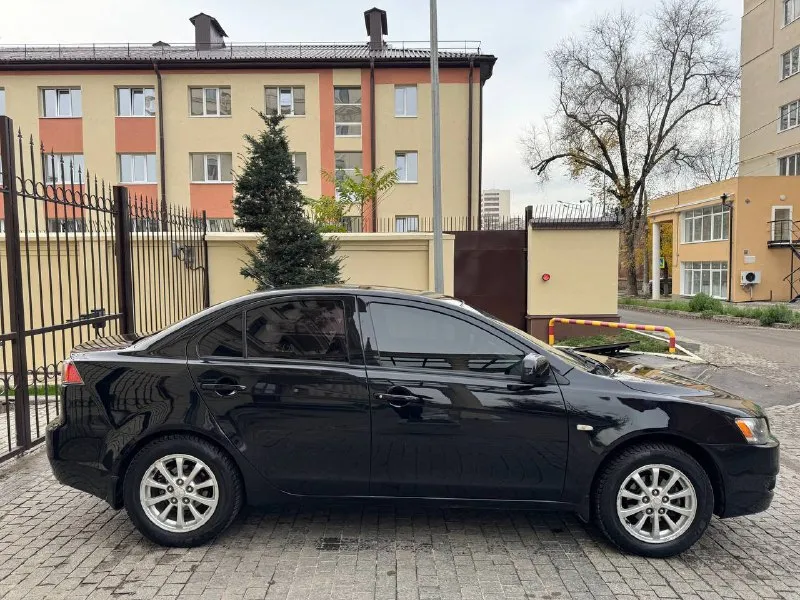 Продам mitsubishi lanser 10 максимальная комплектация, 2011 год, пробег 167.000 двигатель 1.6 кпп механика, авто в отличном состоянии, не бита не крашена, кузов без дефектов ражавчин, технически авто обслужено заменены все фильтра масла, антифриз новая зимния резина, авто без вложений, комплектация климат контроль, 4 эльктро стеклоподъемника с дотяжкой электро зеркала с подогревом, подогревы сидения, усилитель руля, музыка планшет андроид, мульти руль, только гаражное хранение, кузов в керамики стекла в анти дожде, с документами полный порядок цена 780.000 тел +79494999723 мариуполь - фотография - 3