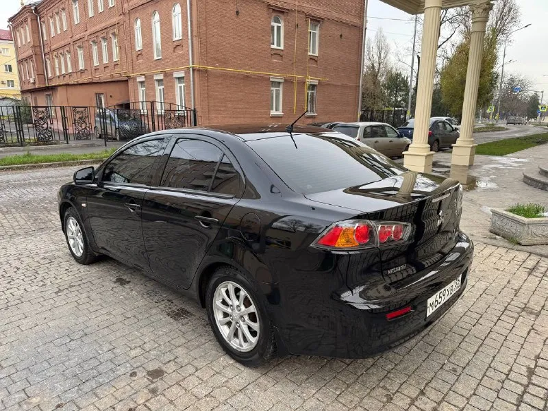 Продам mitsubishi lanser 10 максимальная комплектация, 2011 год, пробег 167.000 двигатель 1.6 кпп механика, авто в отличном состоянии, не бита не крашена, кузов без дефектов ражавчин, технически авто обслужено заменены все фильтра масла, антифриз новая зимния резина, авто без вложений, комплектация климат контроль, 4 эльктро стеклоподъемника с дотяжкой электро зеркала с подогревом, подогревы сидения, усилитель руля, музыка планшет андроид, мульти руль, только гаражное хранение, кузов в керамики стекла в анти дожде, с документами полный порядок цена 780.000 тел +79494999723 мариуполь - фотография - 6