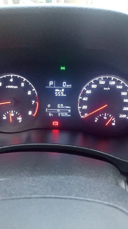 Hyundai solaris 1.6 2021. пробег 97000. ничего делать не нужно. полностью обслужена. езжу на ней сейчас. акпп. катализатор отшит, прошита. обслуживание только у диллера. не такси. один хозяин. без дтп, стекла + окрас родное все. цена 1570000 ( небольшой торг ) +79493678419 - фотография - 1