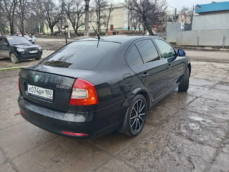 Продажа от собственника! skoda octavia a 5 двиг 1.6 mpi механика ходовку менял в этом году сейчас авто на зимней резине новой! 4 стекло подъёмника подогрев передних сидений кондиционер подогрев зеркал и регулировка электронная г. амвросиевка тел +79494653187 за автомобиль не стыдно на ходу каждый день. 273000 пробег. цена 900 т. 📞 звоните: +7(949)4653187 - фотография - 2