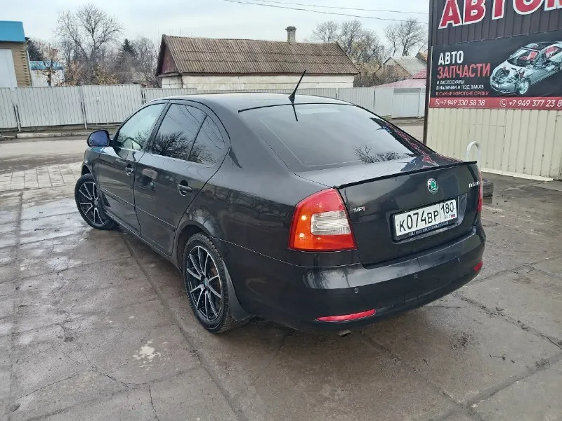 Продажа от собственника! skoda octavia a 5 двиг 1.6 mpi механика ходовку менял в этом году сейчас авто на зимней резине новой! 4 стекло подъёмника подогрев передних сидений кондиционер подогрев зеркал и регулировка электронная г. амвросиевка тел +79494653187 за автомобиль не стыдно на ходу каждый день. 273000 пробег. цена 900 т. 📞 звоните: +7(949)4653187 - фотография - 3