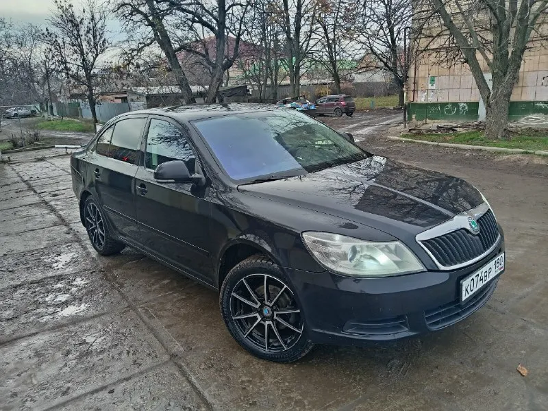 Продажа от собственника! skoda octavia a 5 двиг 1.6 mpi механика ходовку менял в этом году сейчас авто на зимней резине новой! 4 стекло подъёмника подогрев передних сидений кондиционер подогрев зеркал и регулировка электронная г. амвросиевка тел +79494653187 за автомобиль не стыдно на ходу каждый день. 273000 пробег. цена 900 т. 📞 звоните: +7(949)4653187 - фотография - 5