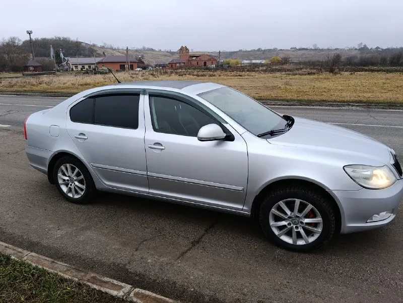 Шкода октавиа а5 1.8 акпп 2012г.254000км. в хорошем состоянии. я второй владелец. двигатель, акпп без нареканий. масло лью оригинал или ликви моли, масло от замены до замены. кузов в хорошем состоянии, ваговские болячки устранены. остальные вопросы по телефону. осмотр мариуполь, цена 900000т. р.торг. +79493599710 - фотография - 6