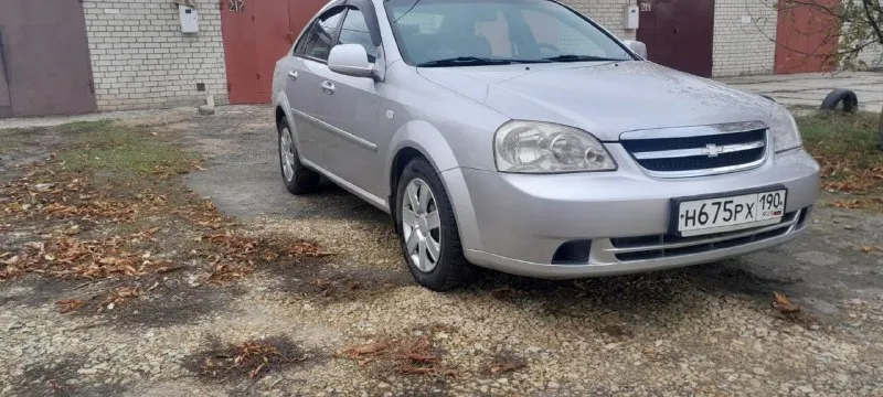 Chevrolet lacetti 2011 года. пробег 234 тыс. ,1 хозяин. машина в хорошем состоянии, вложений по машине вообще никаких не нужно, полностью обслуженна, сел и поехал. по кузову гнили и ржавчины нет. работает всё в шатаном режиме, в салоне чисто и опрятно. встреча по договорённости на таможне на успенке. цена – 550,000тыс. , торг. все вопросы по телефону: +79493628455 - фотография - 2