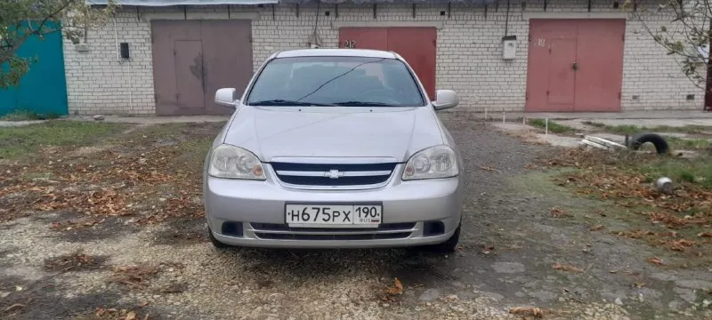 Chevrolet lacetti 2011 года. пробег 234 тыс. ,1 хозяин. машина в хорошем состоянии, вложений по машине вообще никаких не нужно, полностью обслуженна, сел и поехал. по кузову гнили и ржавчины нет. работает всё в шатаном режиме, в салоне чисто и опрятно. встреча по договорённости на таможне на успенке. цена – 550,000тыс. , торг. все вопросы по телефону: +79493628455 - фотография - 3