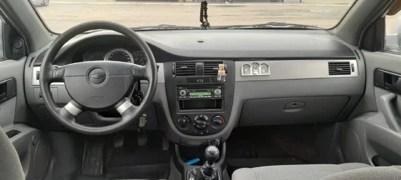 Chevrolet lacetti 2011 года. пробег 234 тыс. ,1 хозяин. машина в хорошем состоянии, вложений по машине вообще никаких не нужно, полностью обслуженна, сел и поехал. по кузову гнили и ржавчины нет. работает всё в шатаном режиме, в салоне чисто и опрятно. встреча по договорённости на таможне на успенке. цена – 550,000тыс. , торг. все вопросы по телефону: +79493628455 - фотография - 8