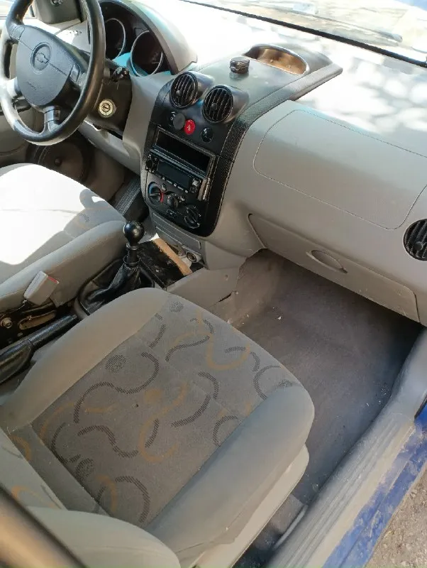 Авео 2005г 1,5 бензин механика двигатель отлично кпп в порядке, но нет 5 передачи гур молчит, кондиционер работает документы в наличии, оформление в мрэо на 5 лет цена 150'₽. возможна рассрочка донецк +79494852095 📞 звоните: +7(949)4852095 - фотография - 6