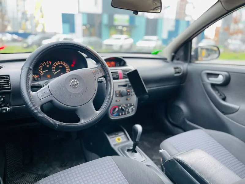 В продаже opel corsa максимальная комплектация на автомате 2006 год выпуска рестайлинг состояние отличное технически всё отлично работает отлично пробег 144. тысячи все расходники меняли коробка автомат работает отлично ходовая перебрана без посторонних шумов салон ухоженный юридически чистая цена 298.000 торг уместен возможен обмен телефон +7(949)-943-78-84 мобильный и телеграмм звоните в любое время отвечу на все вопросы днр (макеевка-донецк) 📲 tg: @ekaterina003003 📞 звоните: +7(949)9437884 - фотография - 10