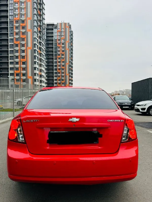 Продаю chevrolet laceti 2007 г выпуска мотор 1.6 16 v 109 лс. работает безупречно гидрики не стучат не дымит масло не ест кпп переключает мягко без хрустов кузов в превосходном состоянии без единого рыжика, днище пороги без гнили техническая часть без каких либо вложений едит мягко не чего не стучит не громит хорошая комплектация 4 стеклоподъемника гур, абс электро зеркала мульти руль гбо евро 4 сигнализация с обратной связью 3 комплекта ключей литые диски р 15 пробег 226 т. км подтверждает автотека авто без дтп цена 515 т +79497313052 - фотография - 4