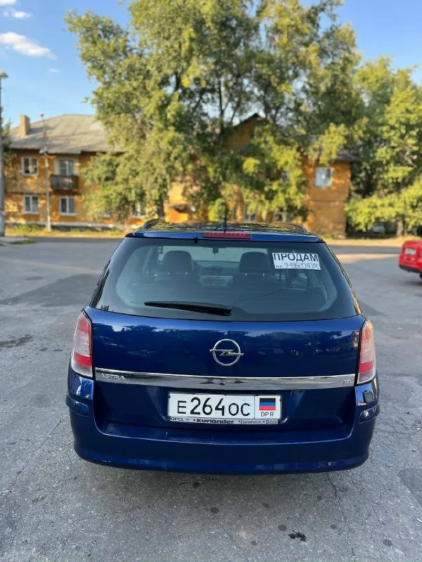 Продаю свой opel astra h универсал💥 2007 год выпуска пробег 317000км цена 600.000 тыс рублей торг💵 +79493265018 машина в хорошем состоянии! двигатель 1,8 (газ-бензин) кпп механика работает без нареканий. кузов без гнили и ржавчины, красивый и стройный. хорошая комплектация, весной обслуживал климат- контроль, все работает превосходно! так же стоит хорошая летняя резина. с документами проблем нет, автомобиль юридически чист, переоформление или через мрэо или договор купли-продажи машину смотреть в донецке. 📞 звоните: +7(949)3265018 - фотография - 2