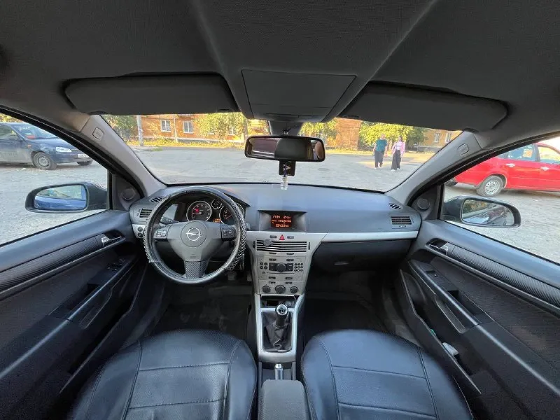 Продаю свой opel astra h универсал💥 2007 год выпуска пробег 317000км цена 600.000 тыс рублей торг💵 +79493265018 машина в хорошем состоянии! двигатель 1,8 (газ-бензин) кпп механика работает без нареканий. кузов без гнили и ржавчины, красивый и стройный. хорошая комплектация, весной обслуживал климат- контроль, все работает превосходно! так же стоит хорошая летняя резина. с документами проблем нет, автомобиль юридически чист, переоформление или через мрэо или договор купли-продажи машину смотреть в донецке. 📞 звоните: +7(949)3265018 - фотография - 6