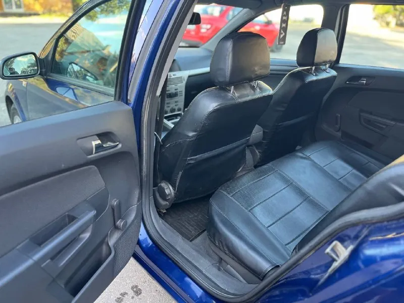 Продаю свой opel astra h универсал💥 2007 год выпуска пробег 317000км цена 600.000 тыс рублей торг💵 +79493265018 машина в хорошем состоянии! двигатель 1,8 (газ-бензин) кпп механика работает без нареканий. кузов без гнили и ржавчины, красивый и стройный. хорошая комплектация, весной обслуживал климат- контроль, все работает превосходно! так же стоит хорошая летняя резина. с документами проблем нет, автомобиль юридически чист, переоформление или через мрэо или договор купли-продажи машину смотреть в донецке. 📞 звоните: +7(949)3265018 - фотография - 7