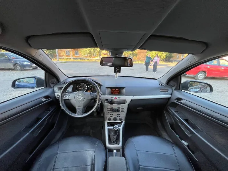 Продаю свой opel astra h универсал💥 2007 год выпуска пробег 317000км цена 600.000 тыс рублей торг💵 +79493265018 машина в хорошем состоянии! двигатель 1,8 (газ-бензин) кпп механика работает без нареканий. кузов без гнили и ржавчины, красивый и стройный. хорошая комплектация, весной обслуживал климат- контроль, все работает превосходно! так же стоит хорошая летняя резина. с документами проблем нет, автомобиль юридически чист, переоформление или через мрэо или договор купли-продажи машину смотреть в донецке. 📞 звоните: +7(949)3265018 - фотография - 8