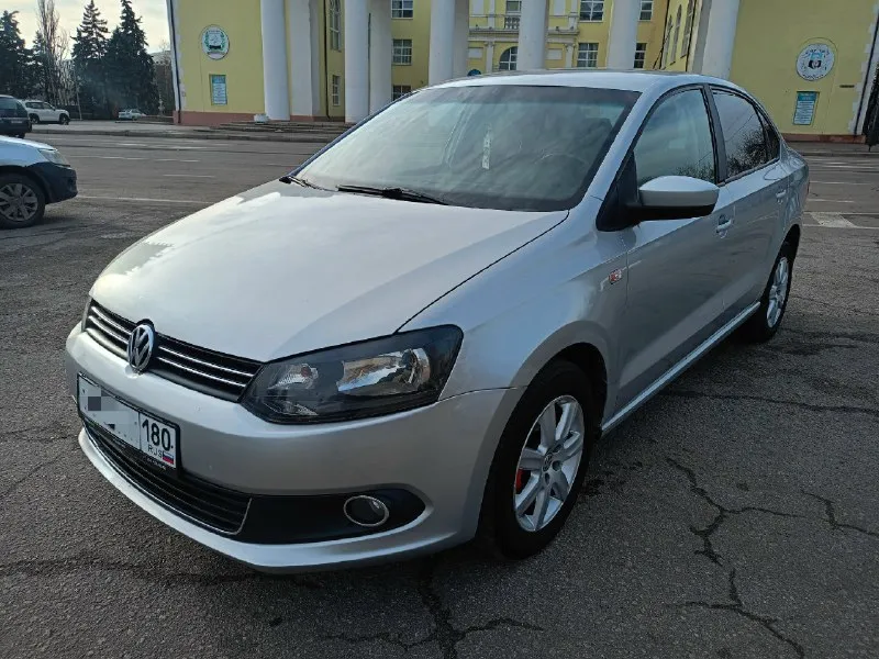 Продам volkswagen polo 2012, 1.6 at. пробег 190 т. км. классический автомат «aisin». машина в отличном состоянии. чистый ухоженный салон. четыре электро стеклоподъемника, подогрев зеркал, обогрев сидений, центральный замок, два ключа. кондиционер полностью обслужен. два комплекта новой резины, зима лето. с документами полный порядок, переоформление без проблем. цена 700 т. р! все вопросы по телефону. г. донецк. +79493687120 📞 звоните: +7(949)3687120 - фотография - 4