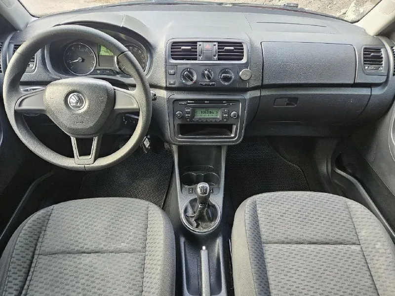 Продам- skoda roomster год- 2013 пробег-193тыс. км. мотор-1.4 бензин коробка -механика 5 ст. осмотр-г. макеевка цена-700.000тыс. руб. торг. возможен обмен. все вопросы по телефону: +79493117995 - фотография - 10