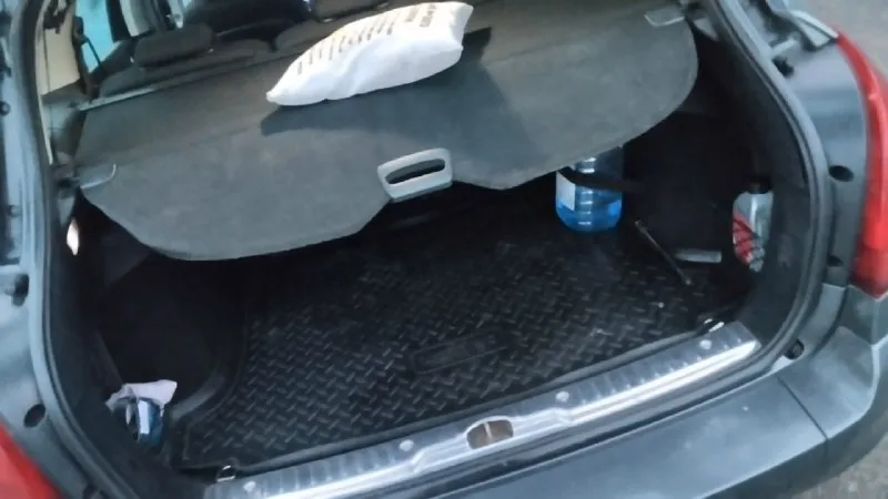 Продам peugeot 308 универсал 2008 год 1.6 бензин газ вписан но не стоит автомат коробка. авто в нормальном состоянии как по технической части так и по внешней двигатель не дымит не пердит коробка работает как надо чек не горит работает всё до единой кнопочки. по документам всё нормально. все интересующие вопросы по телефону если связь плохая телеграмм на этом номере+79493695448 цена 500т руб торг 📞 звоните: +7(949)3695448 - фотография - 7