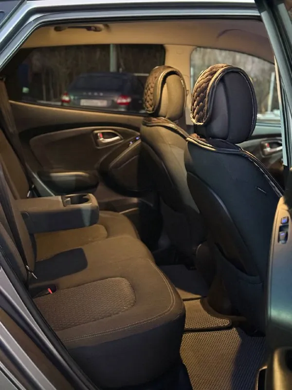 Hyundai ix35 2011г. 2.0 бензин кпп: автомат пробег: 145.000 авто полностью обслужен и вложений не требует, масла фильтра расходники по ходовой части все поменяны. автомобиль обслуживали своевременно! двигатель без задир!!!! салон ухожен, не затерт! в салоне не курили! осмотр: донецк цена: 1.220.000 телефон: +79494999290 📞 звоните: +7(949)4999290 - фотография - 8