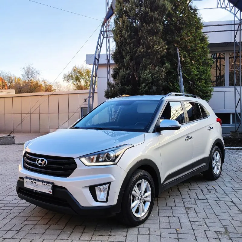 Hyundai creta 2020 г. в. в превосходном состоянии и максимальной комплектации. объем двигателя 2.0 на 150 л. с. на автоматической 6 ст коробкой передач. (aisin - гидротрансформатор). передний привод. куплена новой 02.2020 г. в автосалоне первым и одним единственным собственником. юридически чистый автомобиль. птс электронный. пробег 175.000 км. техническая часть полностью обслужена и готова к дальнейшей эксплуатации. кузов без дтп, лкп в отличном состоянии. все элементы кузова заводские. максимальная комплектация: ✅без ключевой доступ; старт-стоп; ✅электрозеркала с подогревом; ✅полный мультируль; ✅датчик света; датчик дождя; датчик давления шин; ✅подогрев лобового стекла; подогрев сидений (всех ); подогрев руля; ✅климат-контроль, круиз-контроль; антибукс. система; ✅штатная цветная android auto магнитола; ✅камера заднего вида; ✅помощь при спуске, подсвечивание при поворотах; ✅диодная оптика, противотуманные фары; цена 1.649 руб хороший торг г. донецк +79495778200 - фотография - 1