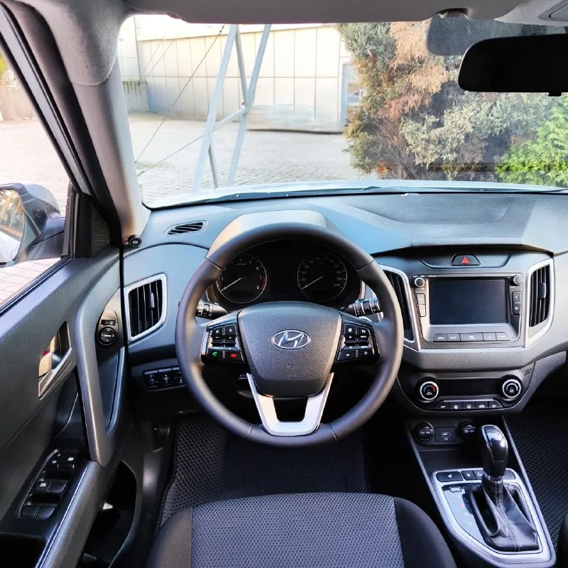 Hyundai creta 2020 г. в. в превосходном состоянии и максимальной комплектации. объем двигателя 2.0 на 150 л. с. на автоматической 6 ст коробкой передач. (aisin - гидротрансформатор). передний привод. куплена новой 02.2020 г. в автосалоне первым и одним единственным собственником. юридически чистый автомобиль. птс электронный. пробег 175.000 км. техническая часть полностью обслужена и готова к дальнейшей эксплуатации. кузов без дтп, лкп в отличном состоянии. все элементы кузова заводские. максимальная комплектация: ✅без ключевой доступ; старт-стоп; ✅электрозеркала с подогревом; ✅полный мультируль; ✅датчик света; датчик дождя; датчик давления шин; ✅подогрев лобового стекла; подогрев сидений (всех ); подогрев руля; ✅климат-контроль, круиз-контроль; антибукс. система; ✅штатная цветная android auto магнитола; ✅камера заднего вида; ✅помощь при спуске, подсвечивание при поворотах; ✅диодная оптика, противотуманные фары; цена 1.649 руб хороший торг г. донецк +79495778200 - фотография - 3