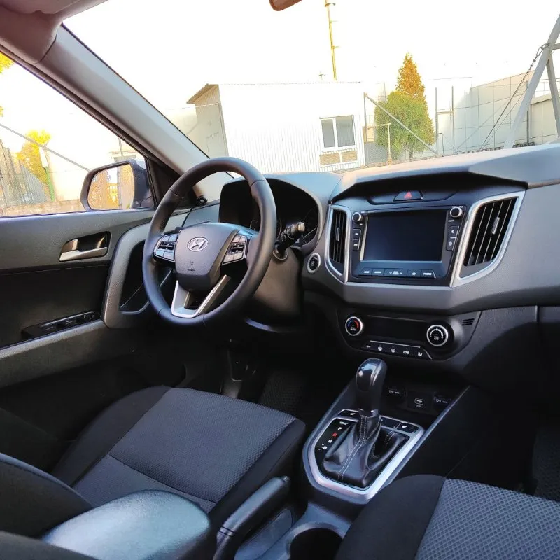 Hyundai creta 2020 г. в. в превосходном состоянии и максимальной комплектации. объем двигателя 2.0 на 150 л. с. на автоматической 6 ст коробкой передач. (aisin - гидротрансформатор). передний привод. куплена новой 02.2020 г. в автосалоне первым и одним единственным собственником. юридически чистый автомобиль. птс электронный. пробег 175.000 км. техническая часть полностью обслужена и готова к дальнейшей эксплуатации. кузов без дтп, лкп в отличном состоянии. все элементы кузова заводские. максимальная комплектация: ✅без ключевой доступ; старт-стоп; ✅электрозеркала с подогревом; ✅полный мультируль; ✅датчик света; датчик дождя; датчик давления шин; ✅подогрев лобового стекла; подогрев сидений (всех ); подогрев руля; ✅климат-контроль, круиз-контроль; антибукс. система; ✅штатная цветная android auto магнитола; ✅камера заднего вида; ✅помощь при спуске, подсвечивание при поворотах; ✅диодная оптика, противотуманные фары; цена 1.649 руб хороший торг г. донецк +79495778200 - фотография - 4