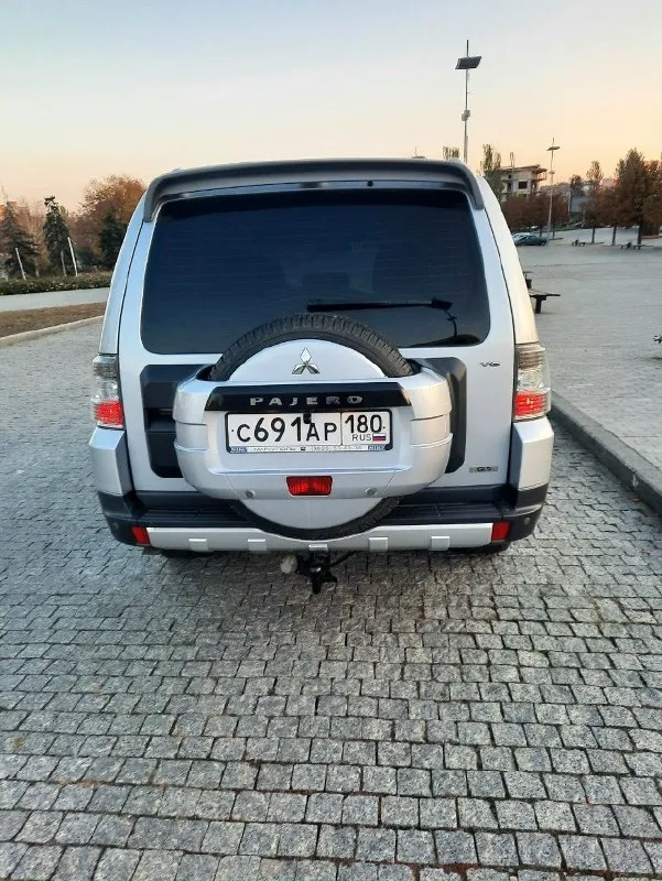 Продам mitsubishi pajero wagon 2008г. машина вся в заводском окрасе. мотор 3.0 газ-бензин. пробег 140000км.7 мест. кпп-автомат. цена1850000руб. тел +79493856463 📞 звоните: +7(949)3856463 - фотография - 2