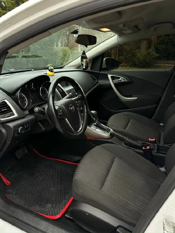 В продаже opel astra j 2011г с мотором 1.6 атмо без турбин масло не расходует работает ровно не троит не дымит все болячки устранены ! коробка автомат 6-ступенчатый не буксует не пинает ! по ходовой части сбитый не чего не стучит не бьет, хорошая комплектация климат-контроль, 4 стеклоподъемника, круиз, подогревы сидений по электрике все работает ! у машины за всю жизнь 2 хозяина по птс ! пробег 254.000 тысячи, пробег родной ! не крученый 2 ключа стоят диски r18 на новой летней резине цена 690.000 тыс рублей торг осмотр г. макеевка тел для связи +79494563118 📞 звоните: +7(949)4563118 - фотография - 6