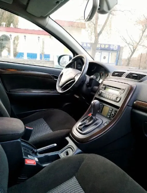 Fiat croma 2008, 1.9 590 000₽ +79495771368 - влад донецк машина из бельгии, куплена у первого хозяина в 2018 году, я первый владелец по птс, брали для себя. гаражного хранения, авто большое, комфортное, взгляды на дороге ловит, в обслуживании не прихотливое. модель редкая но вся сборка опеля, детали и тд. с ними проблем нет никаких, все в доступности. в подарок отдам новые детали, которые еще не ставились и зимнюю резину. пробег на фото - 220тыс. для такого движка пробег маленький, такие дизеля ходят 500 и больше. дизель. велюровый салон, комплектация очень хорошая. оцинковaнный кузoв, поpoги, cтaкaны и дно целыe. обслуживалась вовремя, каждые 5-7тыс менялось масло в двигателе. также заменялось масло регулярно менялись все расходники, по ходовой также все менялось своевременно. удален сажевый. катализатор в отличном состоянии остался. машина на рф учете. в комплекте зимняя и летняя резина. расход по городу - 9л. , по трассе - 5-6л. два ключа. по мин 📞 звоните: +7(949)5771368 - фотография - 6